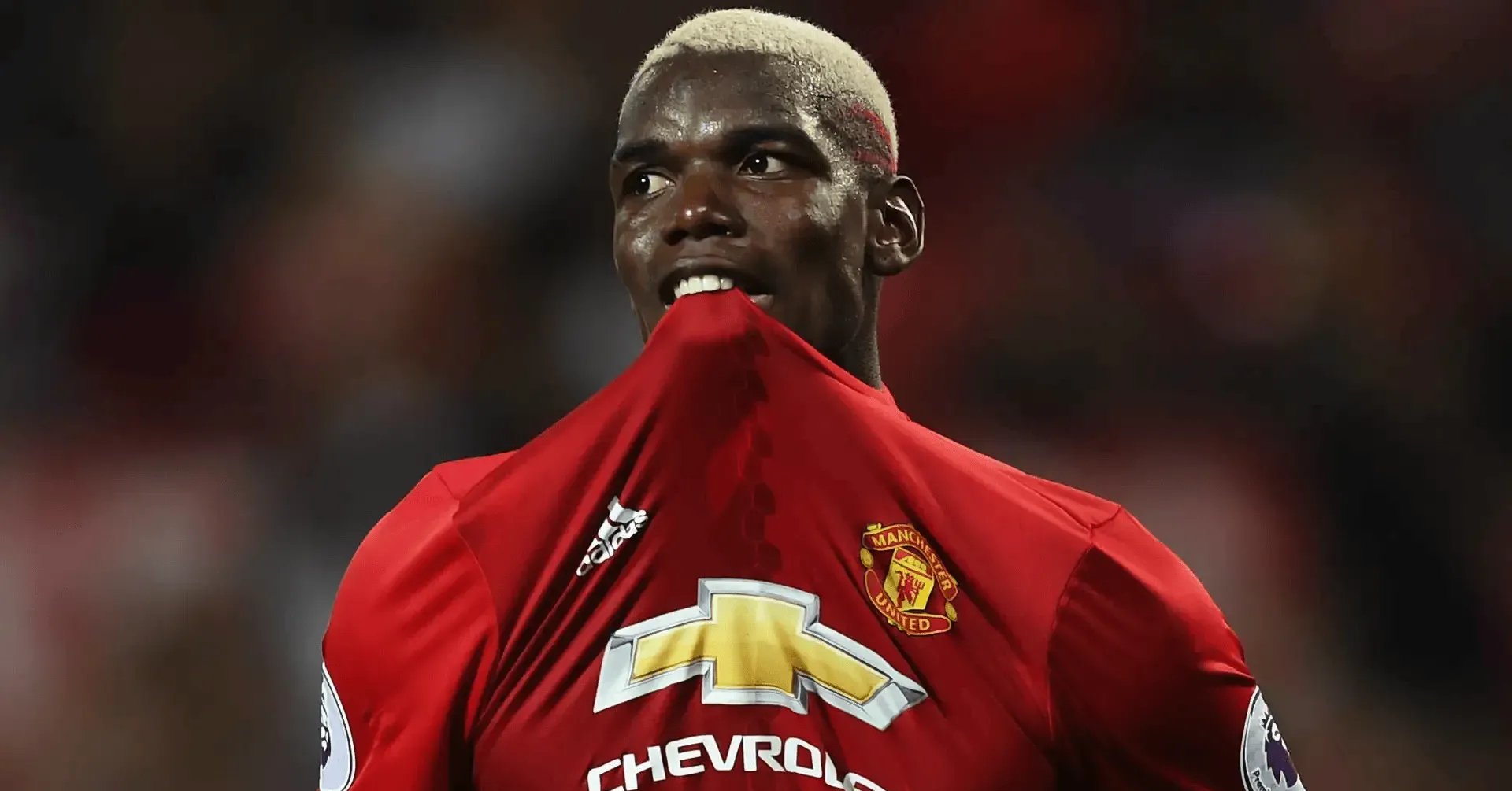 博格巴脚踢球门门框,曼联错失进球良机 博格巴脚踢球门门框,曼联错失进球良机