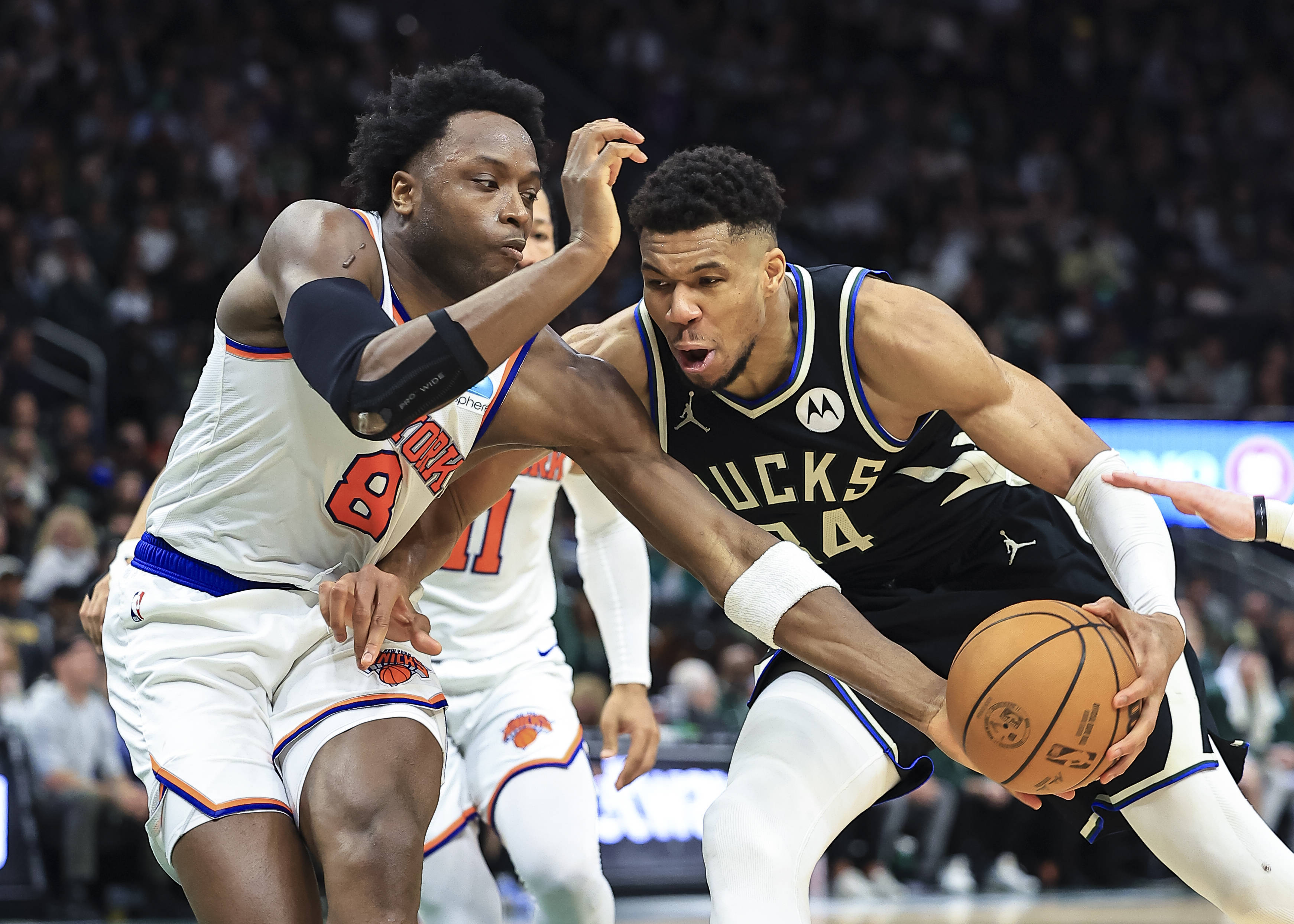 关于激烈对抗!男子篮球比赛中的精彩一战的信息 关于激烈对抗!男子篮球比赛中的精彩一战的信息