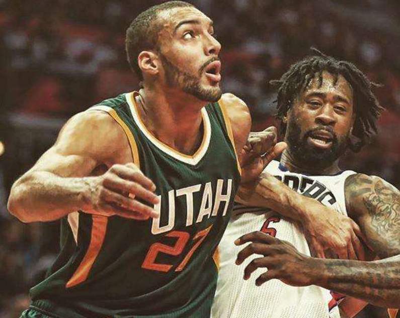 关于爵士力克篮网，戈贝尔贡献两双的信息