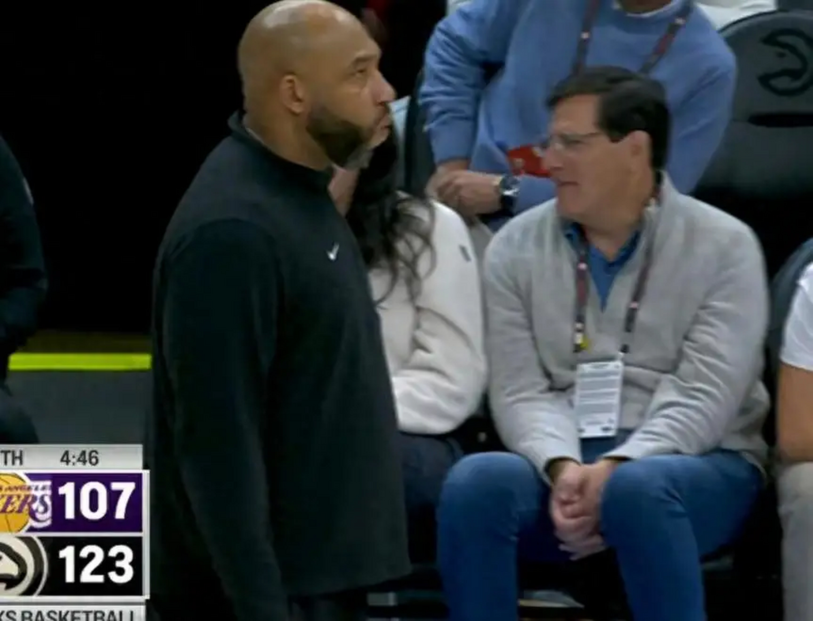 湖人再战两连败，陷入困境待解