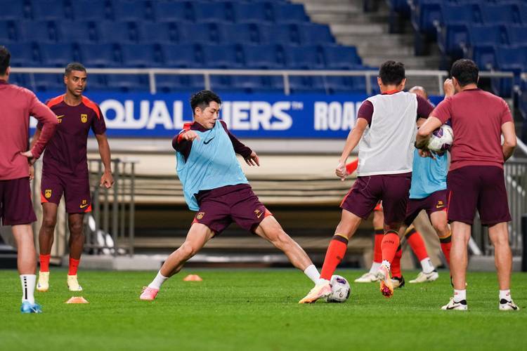 亚洲劲旅夺冠，成为国际比赛黑马