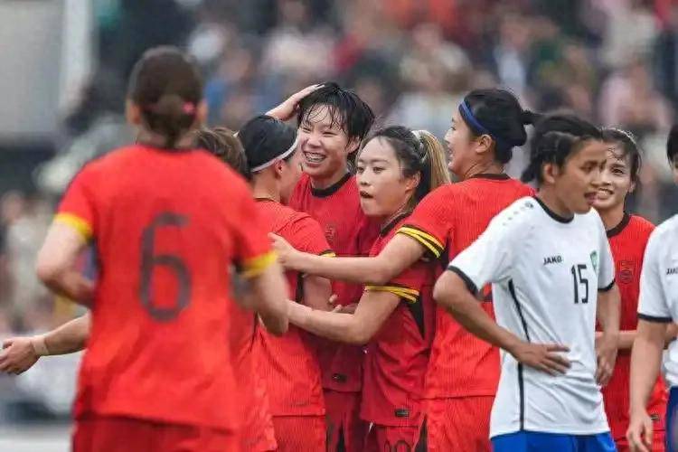 包含壮哉我军:女足比赛全队斗志昂扬的词条 包含壮哉我军:女足比赛全队斗志昂扬的词条