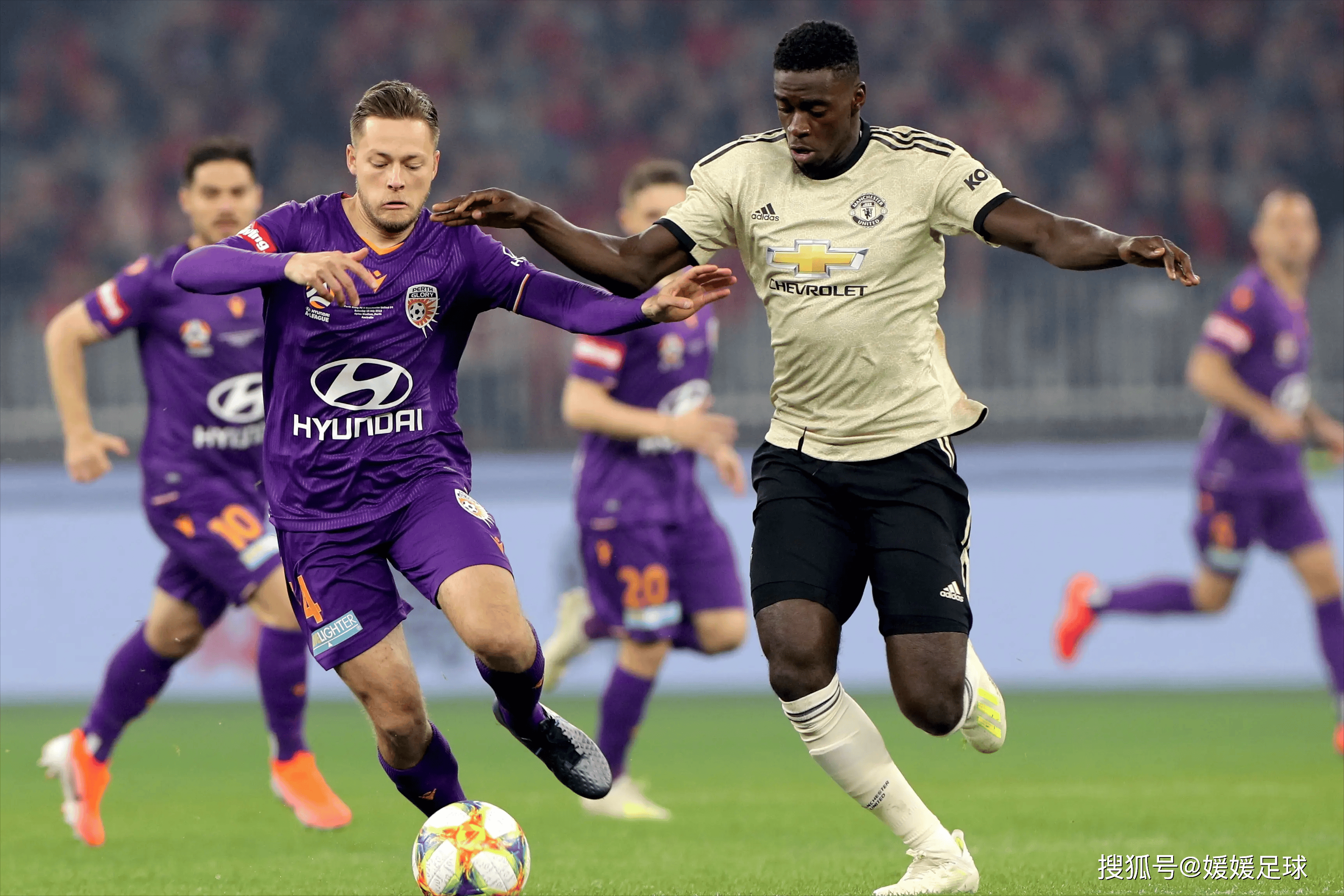 关于凯泽斯劳滕客场险胜，形势一片大好的信息