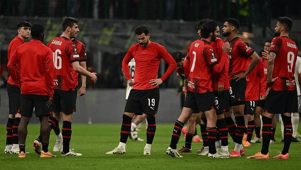 包含AC米兰击败卡利亚里，取得连胜的词条