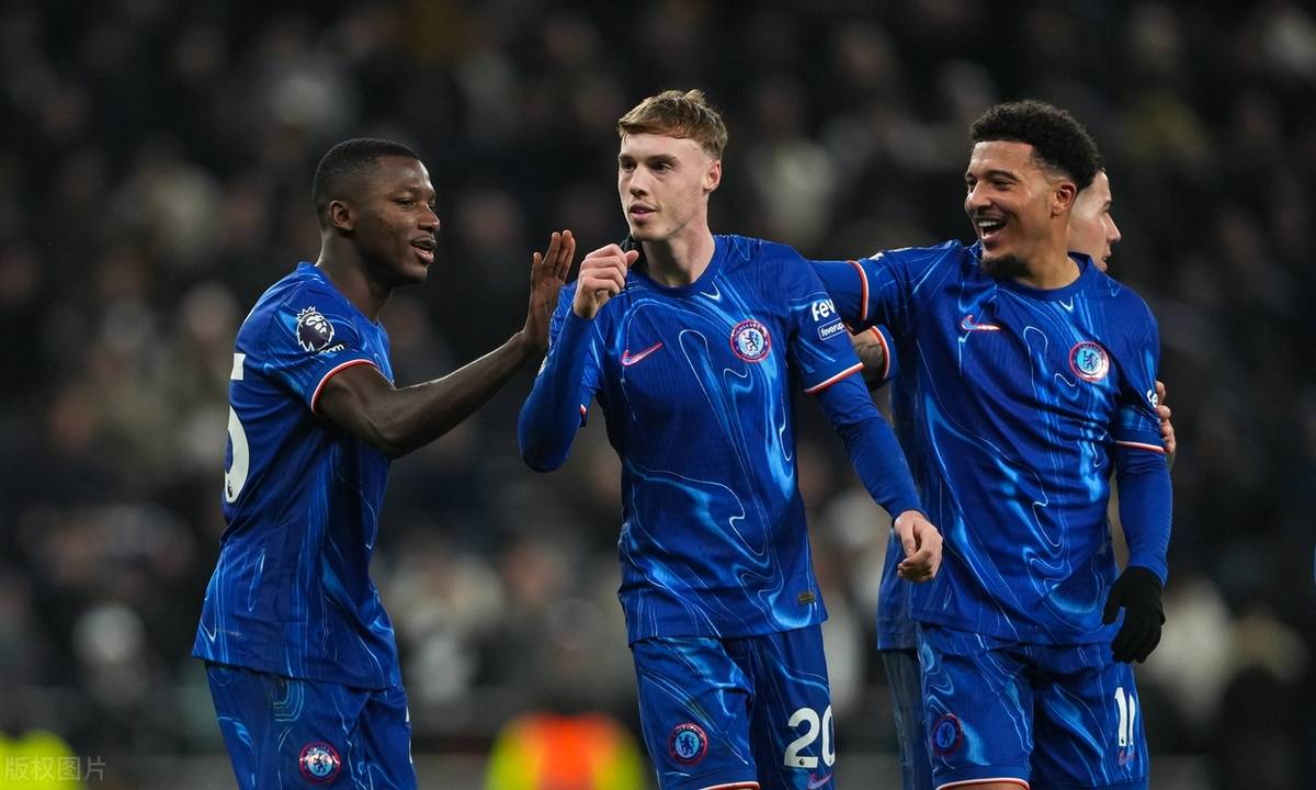 关于欧洲杯预选赛场风云变幻，强队战绩交错的信息