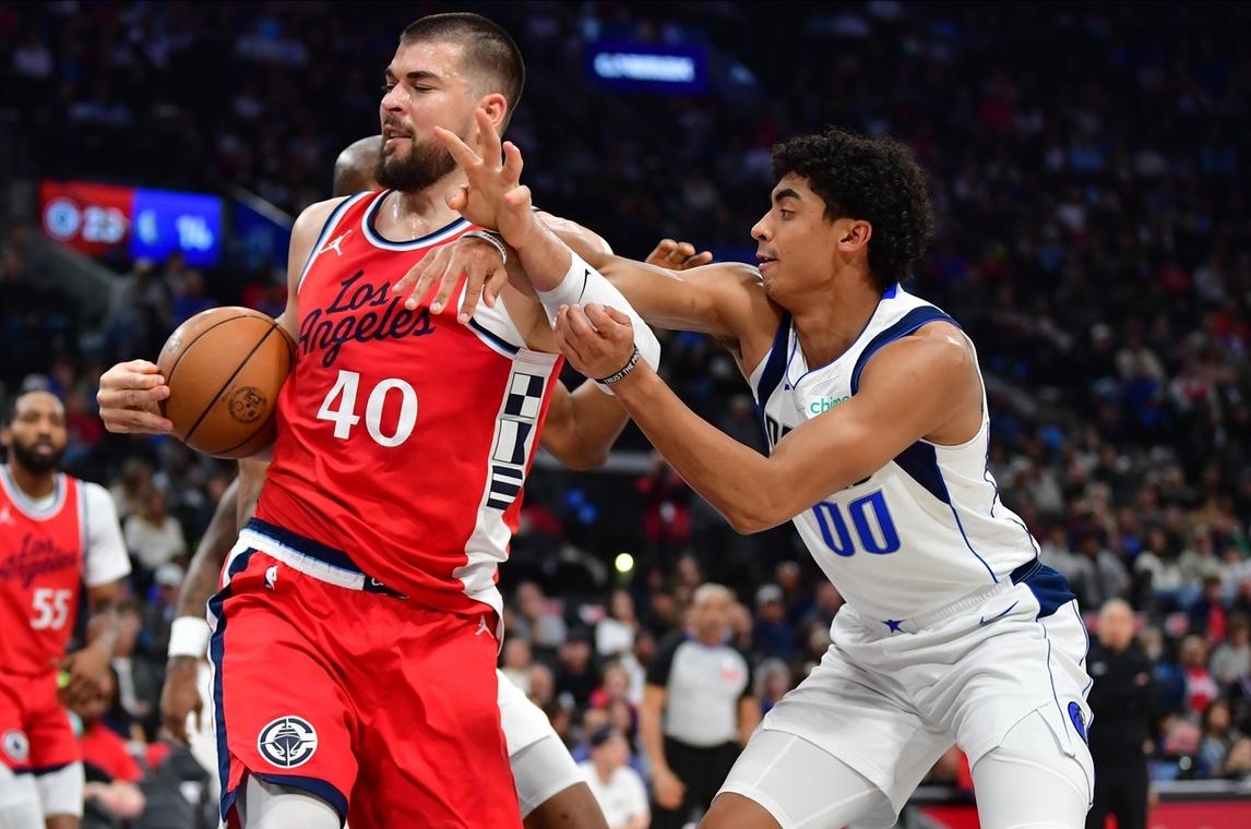 快船大胜马刺，哈雷尔表现抢眼获赞助攻