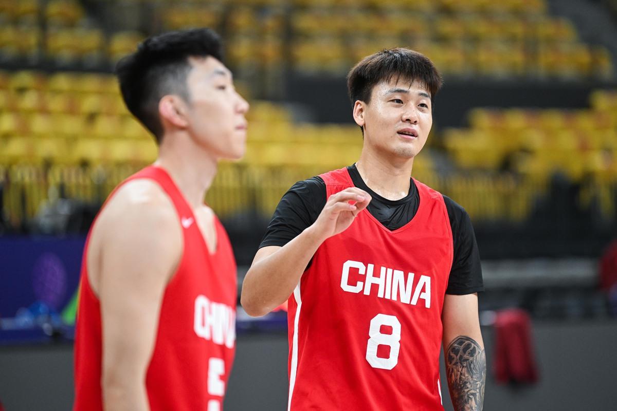 云南男篮顽强拼搏，击败对手！