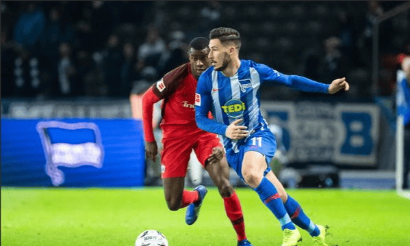 柏林赫塔前锋进球助球队获胜