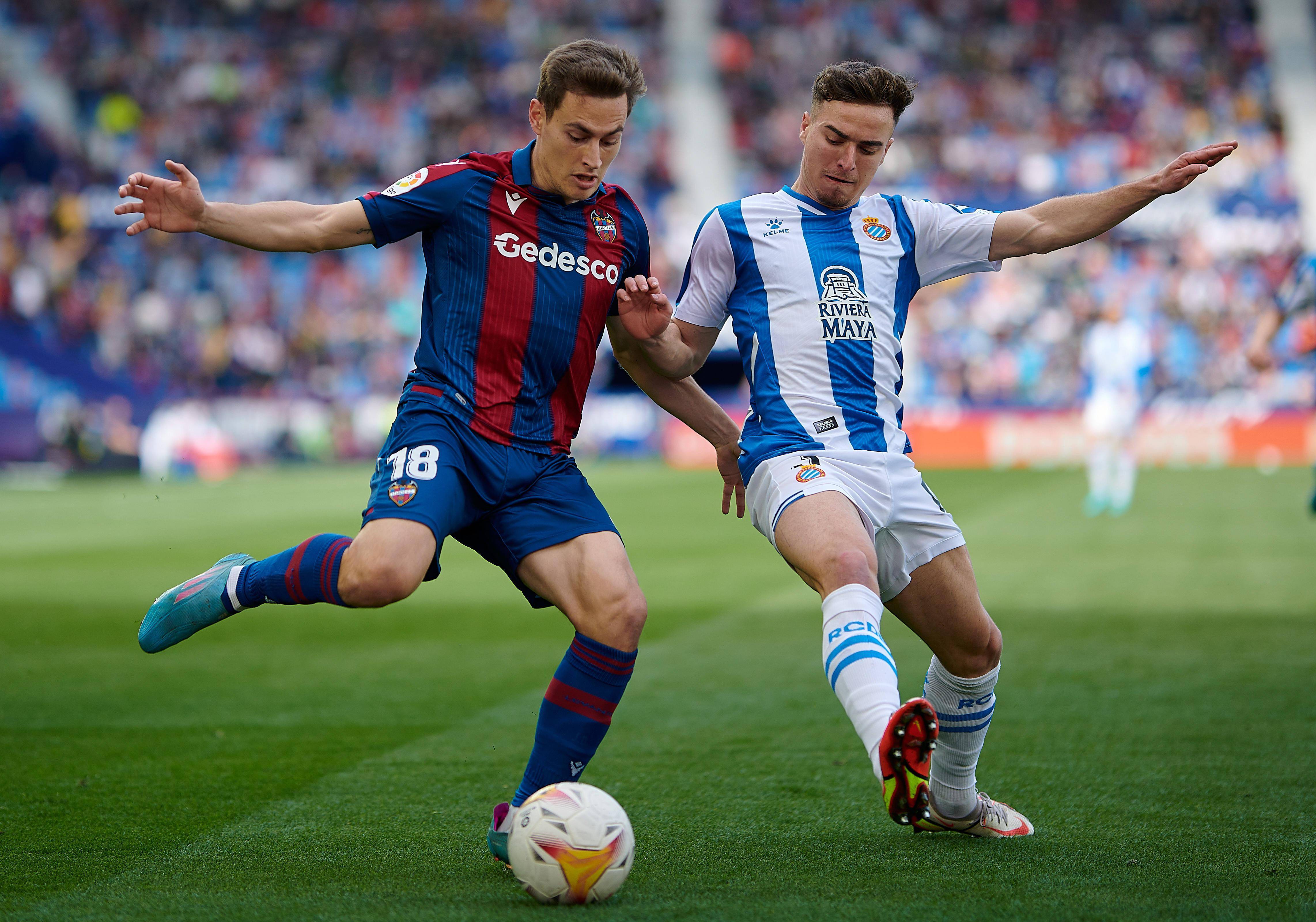 包含莱万特主场惨败，被逼降级危险区的词条