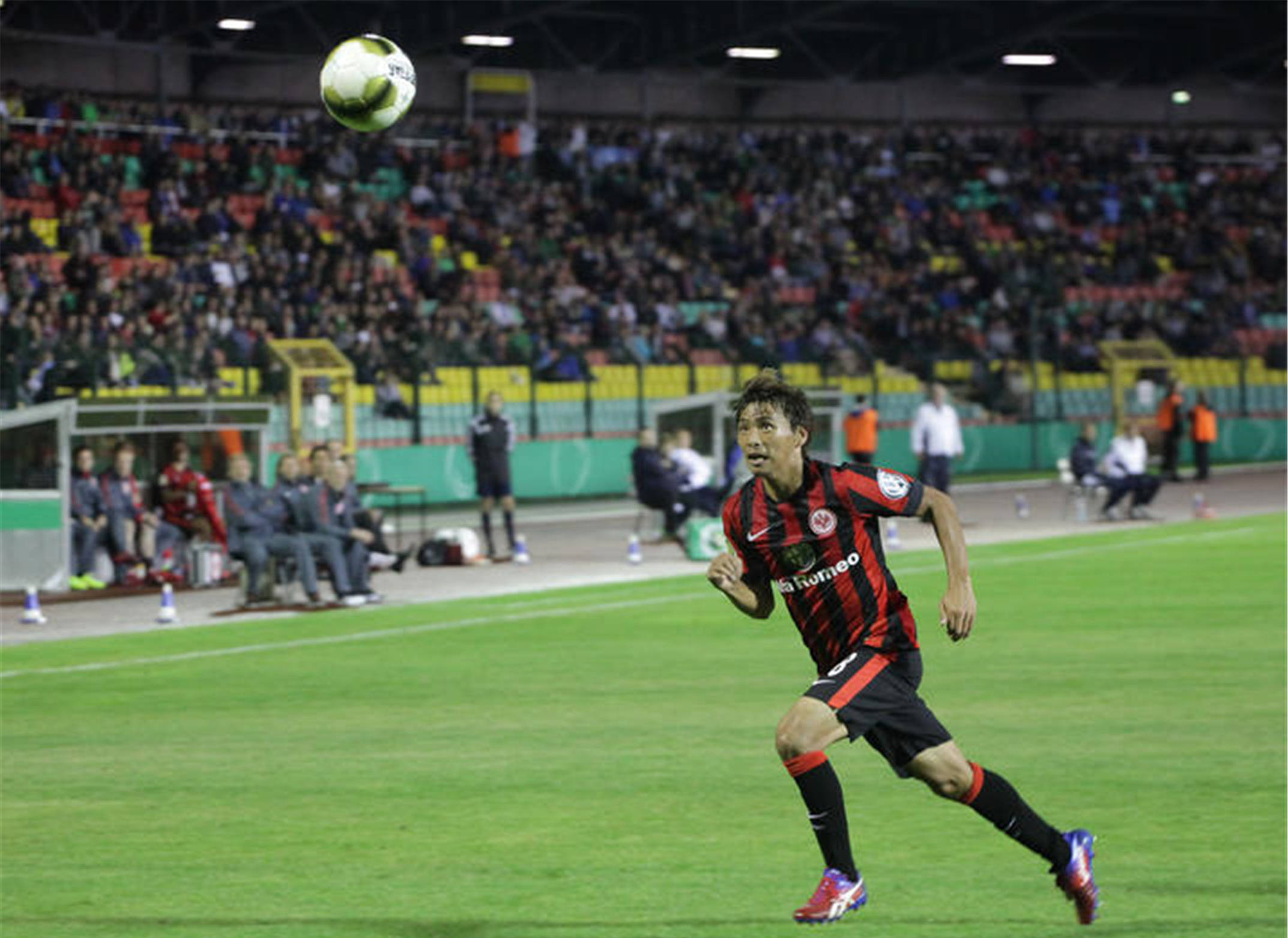 关于法兰克福战平，难破对手的防线的信息